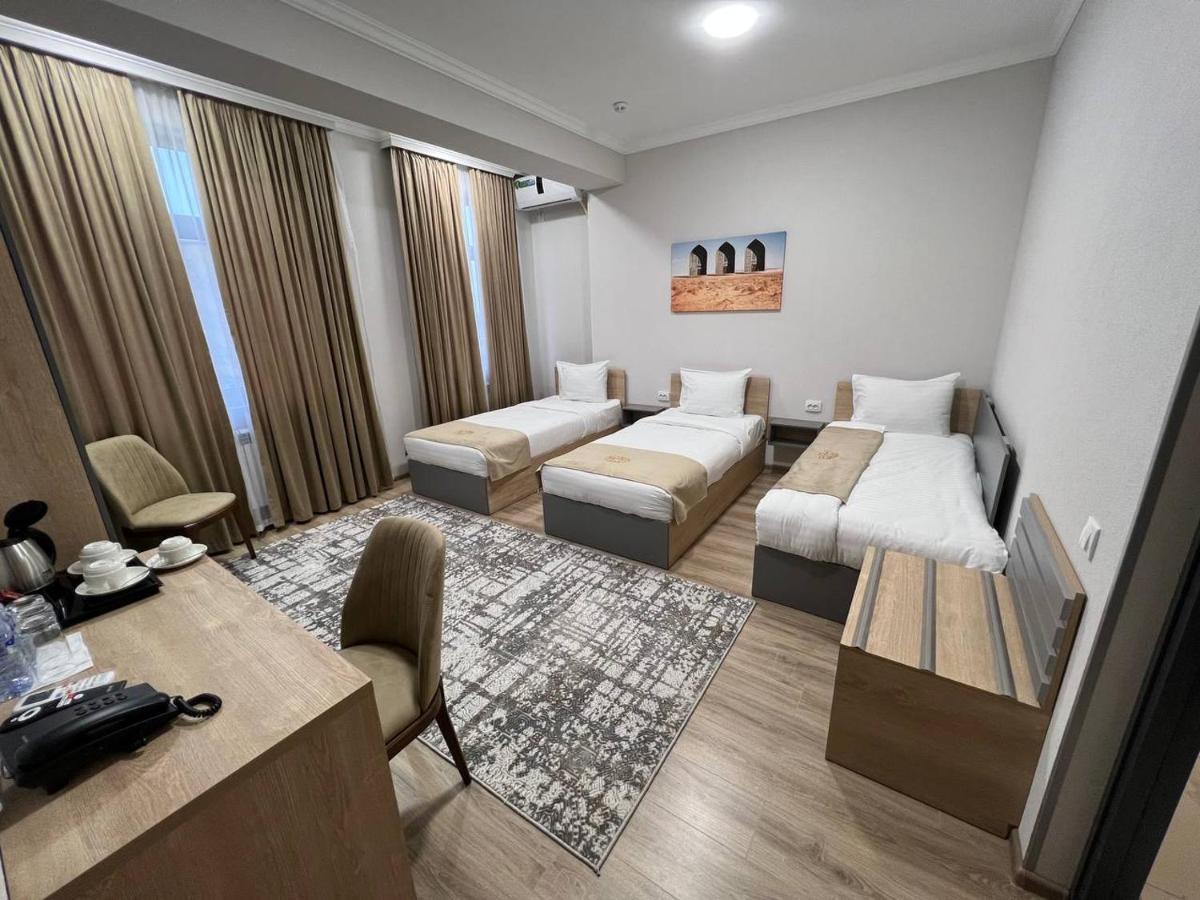 Almalyk Plaza Hotel Olmaliq エクステリア 写真